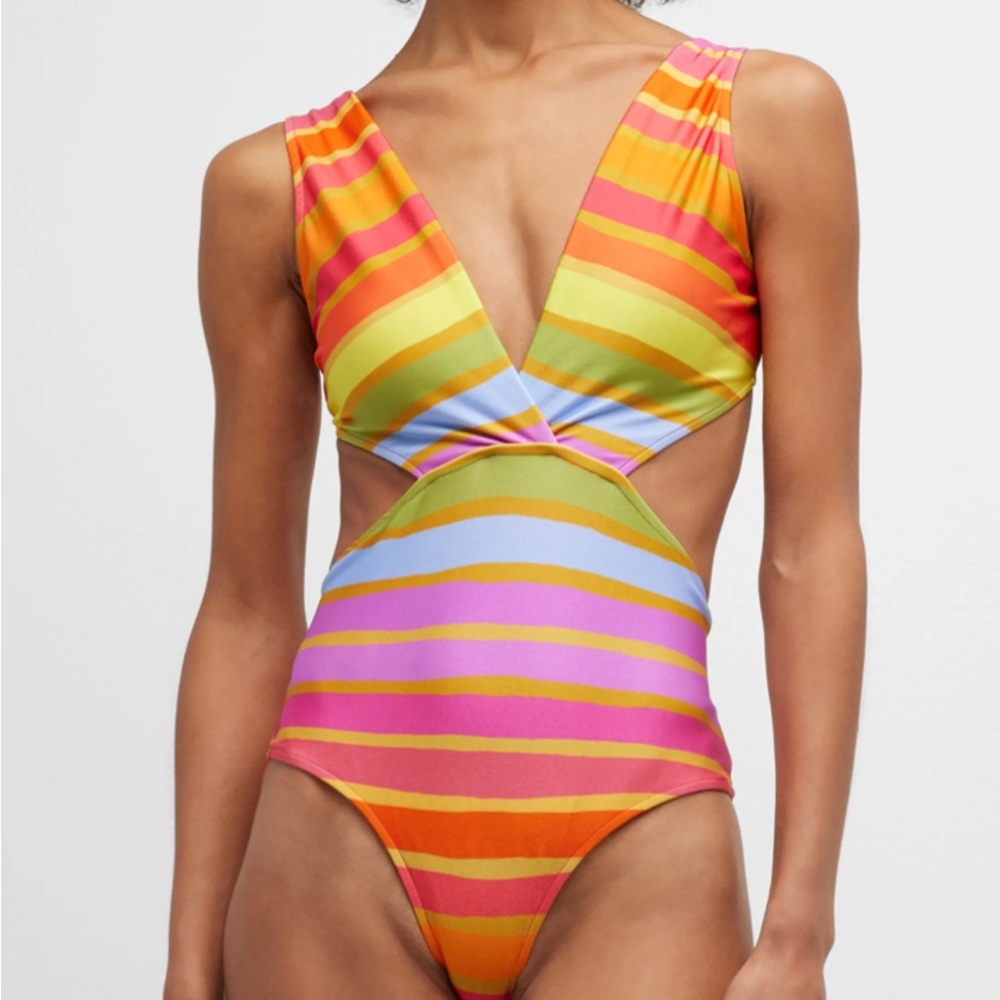FARM Rio Swimsuit - Picture 2 of 5